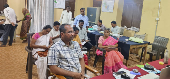 Only officials from four departments come to Prajavani