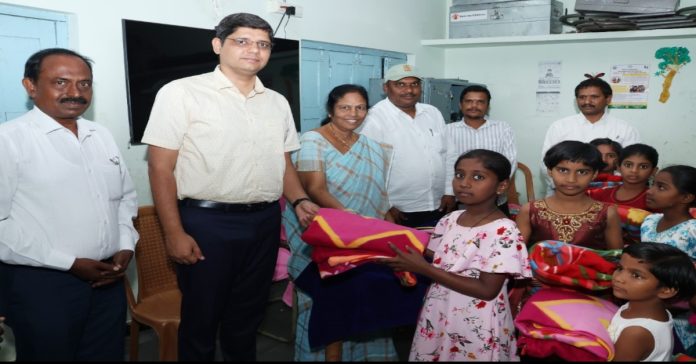 People should celebrate their special occasions with their children: Collector