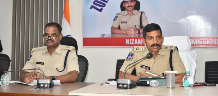 Review meeting for court duty police personnel..