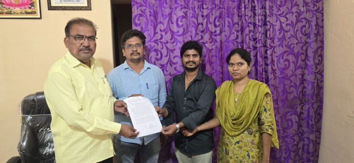 The salaries of these panchayat operators should be released immediately.