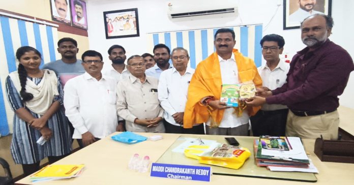 Therapee representatives met with the library chairman