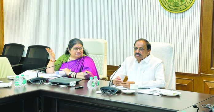Quickly complete the verification of personal loans of handloom workers