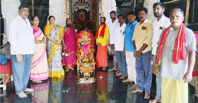 మాజీ జెడ్‌పిటీసీ అయిత కోమల రాజీరెడ్డీ