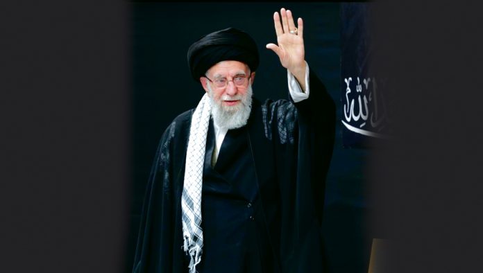Ayatollah Khamenei before the people