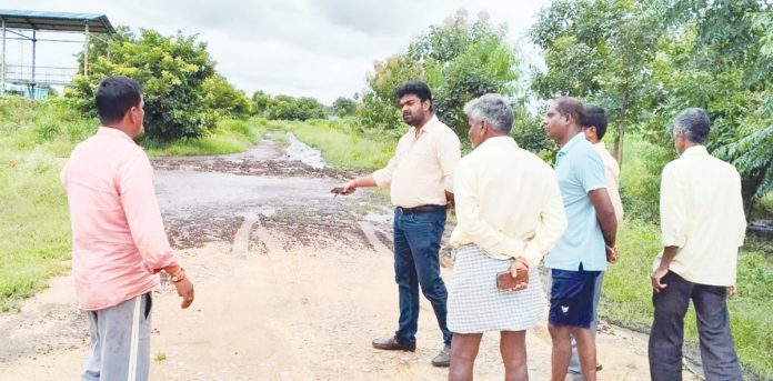 చెరువు కుంటల్లోకి వ్యర్థ జలాలు