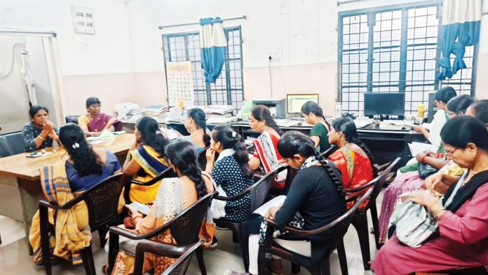 Albendazole tablets distributed on the 11thA