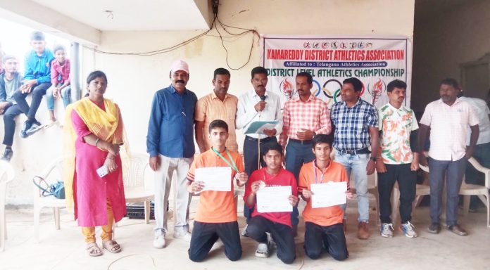 Adarsh ​​High School students win prizes in athletics competitions