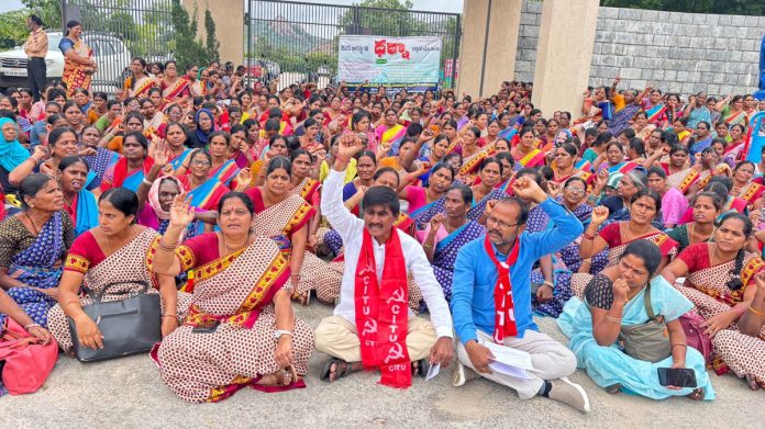 Additional workload for Anganwadis should be reduced: CITU
