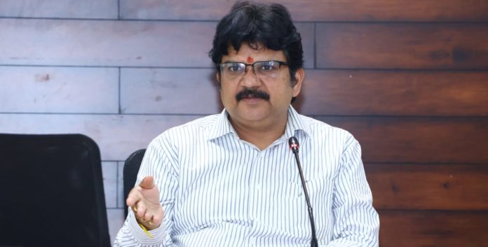 All officers should be alert: Collector