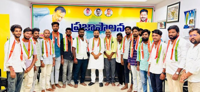 BJP young leaders join Congress in presence of MLA