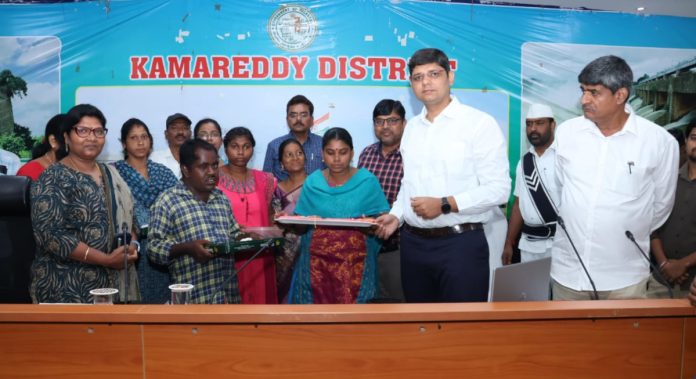 Collector visits display of rakhis by differently-abled people