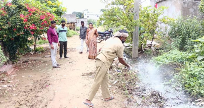Commissioner conducts surprise inspection on sanitation work