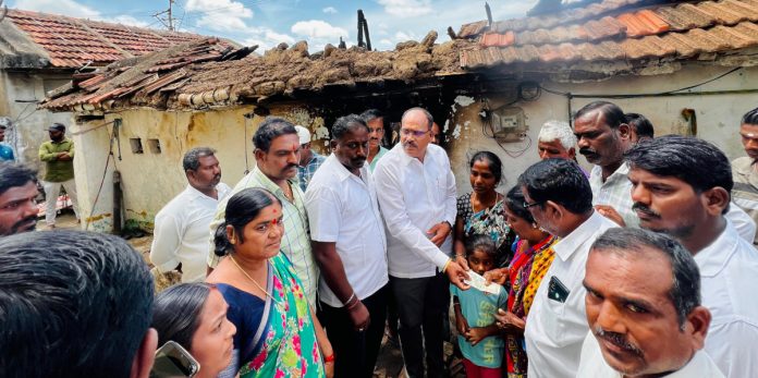 Congress leaders who showed humanity..