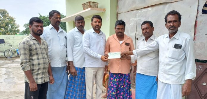 Distribution of financial aid checks