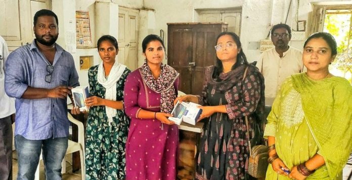 Distribution of new phones to provide postal pensions