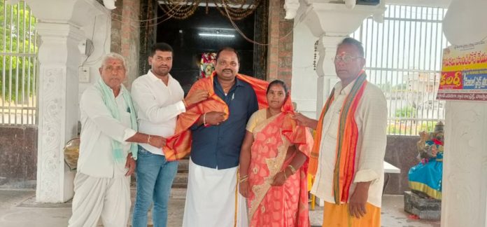 Donation of Rs. 10 thousand to Mahalingeshwara Temple