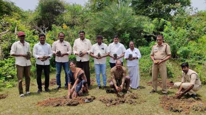 Employment for Gowda caste people through cultivation of aquatic plants