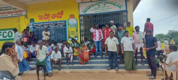 Farmers should be provided with adequate urea: CPI(M)