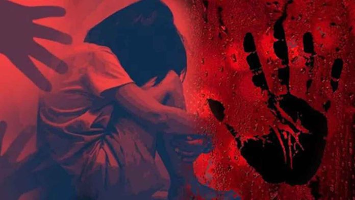 Father sexually assaults his daughter..