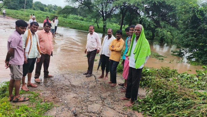 Flood levels rise at Chinnagulla Bridge
