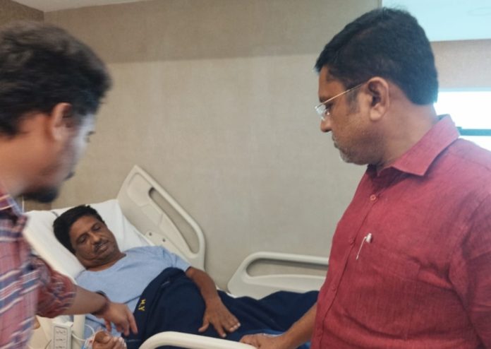 Former MLA Putta consults Yadagiri Rao..
