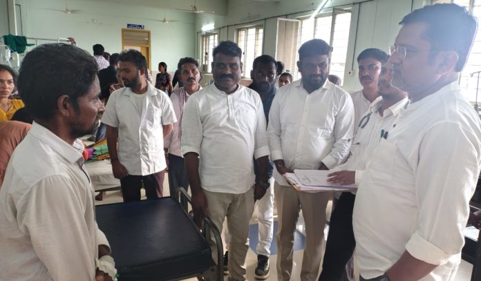 Former MLA Putta visits victims..