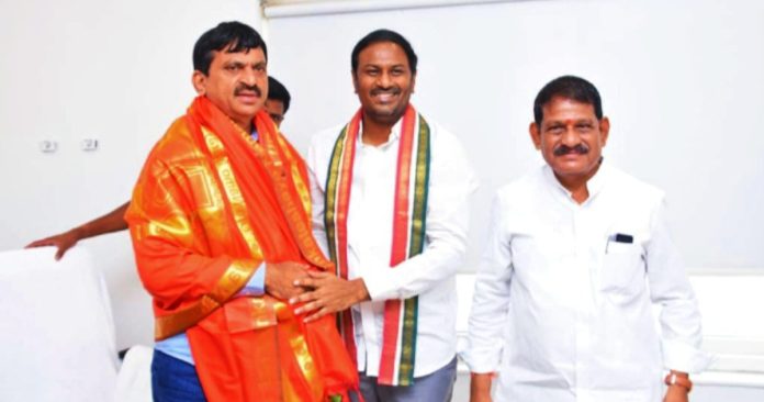 Former MLA meets minister