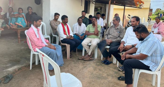 Former MPP Dasharath Reddy visits the families of the victims