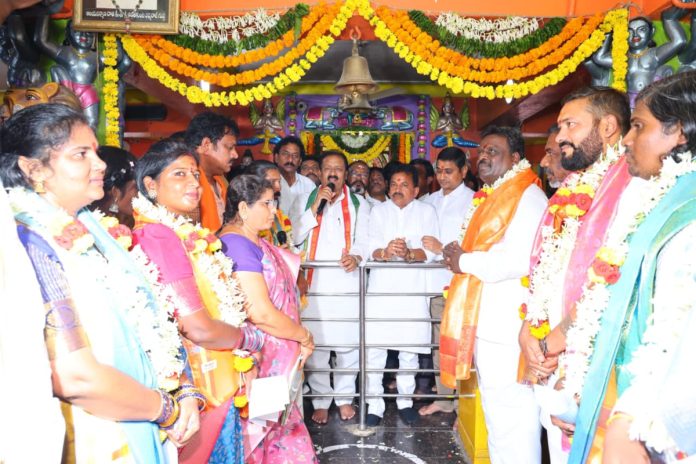 Government advisors participated in the oath-taking ceremony of the Gol Hanuman Temple Committee