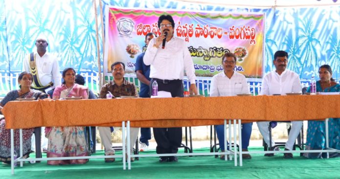 Government schools provide better education than private schools