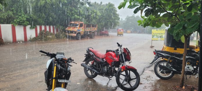Heavy rain with thunderstorms since early morning