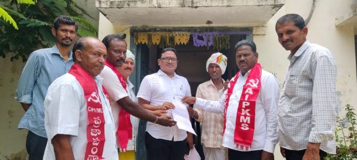 Indiramma should provide spiritual reassurance to agricultural workers
