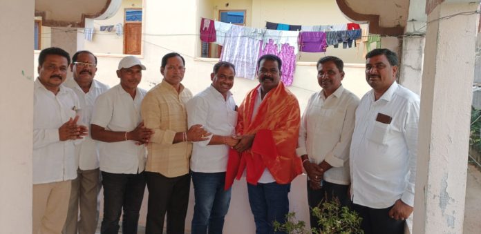Jangidi Sammanna honours Dandu Ramesh