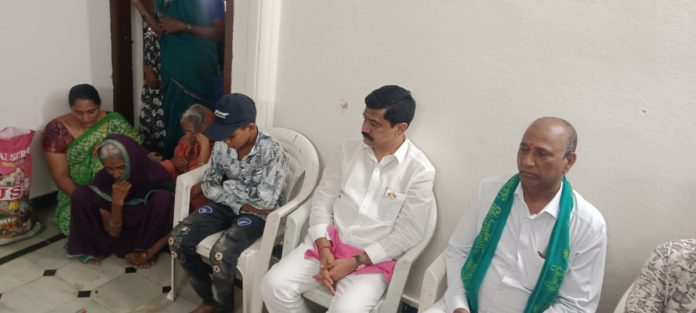 MLA Prashanth Reddy visits the victims family