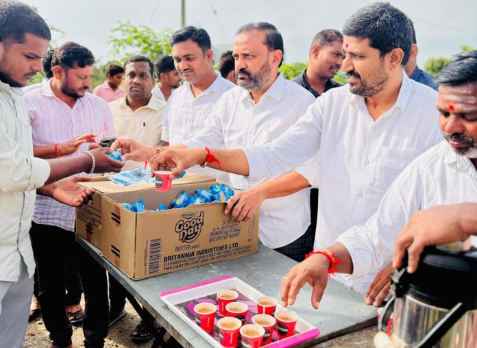 MLA Thota hosts tea party for devotees