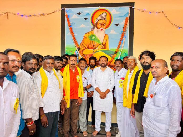MLA Thota participated in the grand ceremony of installing the statue of Valmiki Maharshi