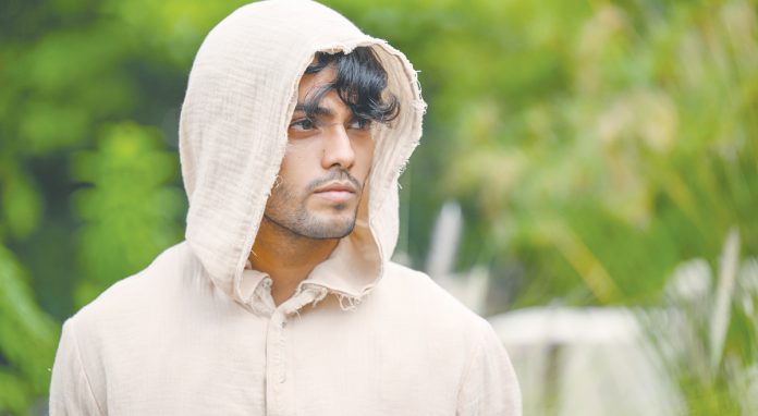 కీలక పాత్రలో స్పార్ష్‌ శ్రీవాస్తవ