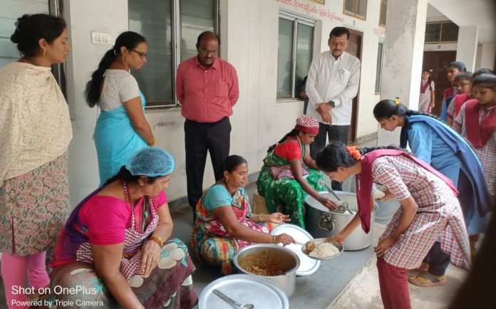 MPO conducts surprise inspection of Adarsh ​​(girls) hostel