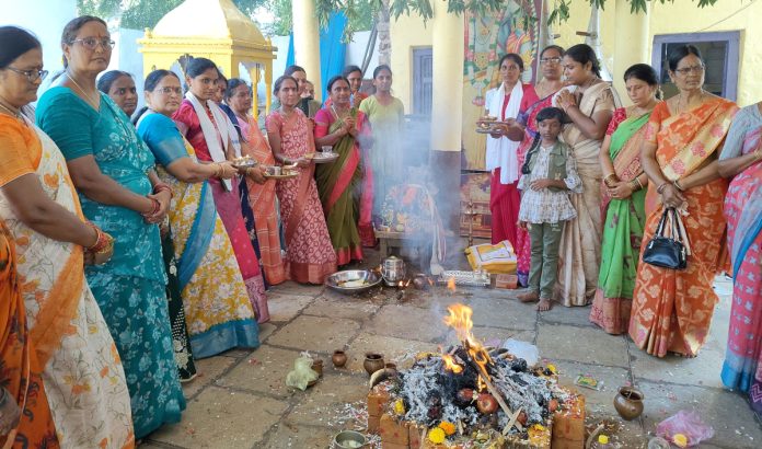Maha Poornahuti performed in grand manner at Lakshmi Narayana Swamy temple