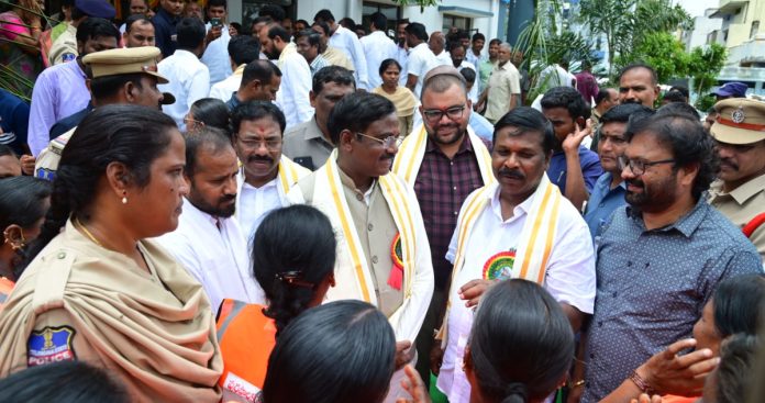Minister Vivek Venkataswamy inaugurated the new municipal office in Achampeta.