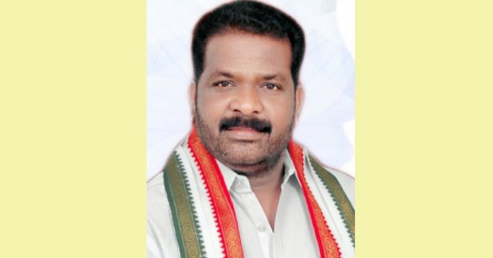 Nava Telangana is clearly standing on the side of the working class.