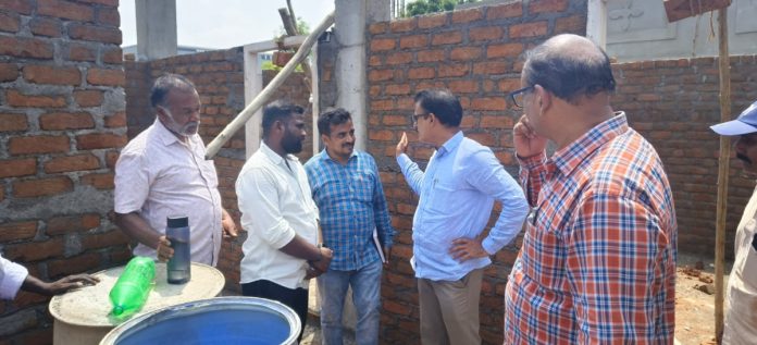 RDO inspects the structures of Indirammas house..