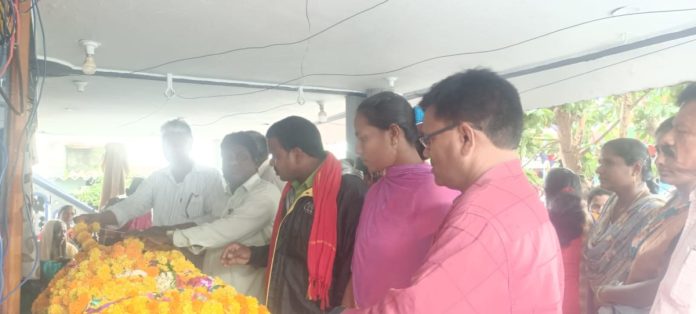Retired CITU employee Singareni passes away