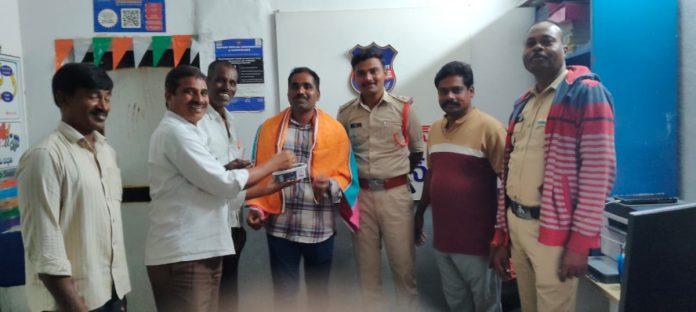 Salute to the bravery of Police Tandra Swamy