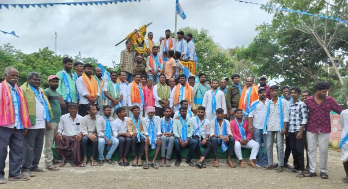 Sardar Sarvai Papanna statue unveiled in Gokarn