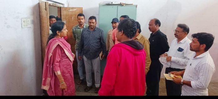 Secretary Seethalakshmi visited Tribal Welfare Residential Degree College