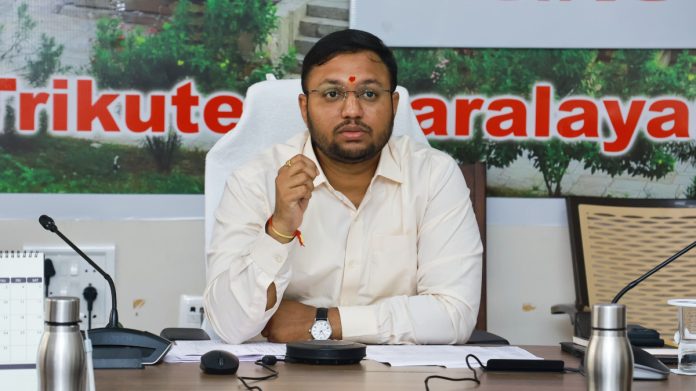 Solar power for integrated district office..