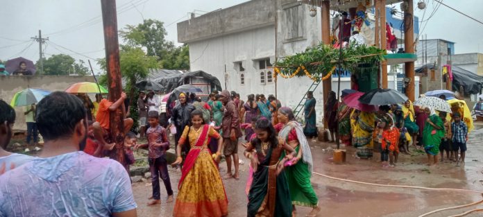 Sri Krishna Janmashtami celebrations even in the rain