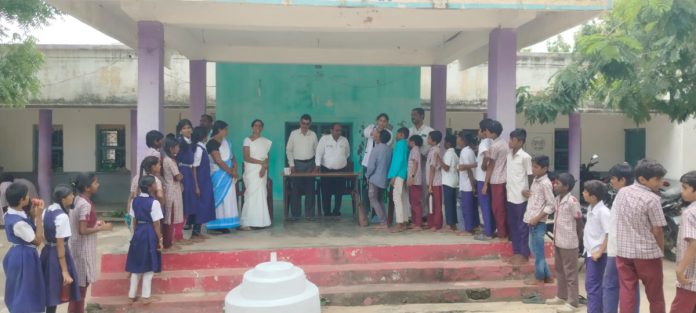Students should practice cleanliness.