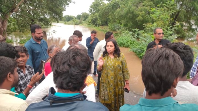 Sub-Collector visited Madnur Mandal